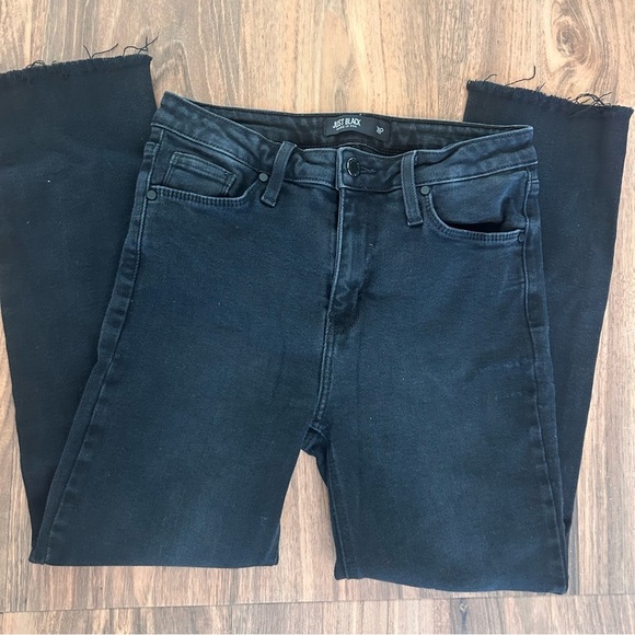 Just Black Women's Cropped Ankle Jeans 28 Petite Black Frayed Ankles 5 pocket - Picture 1 of 5